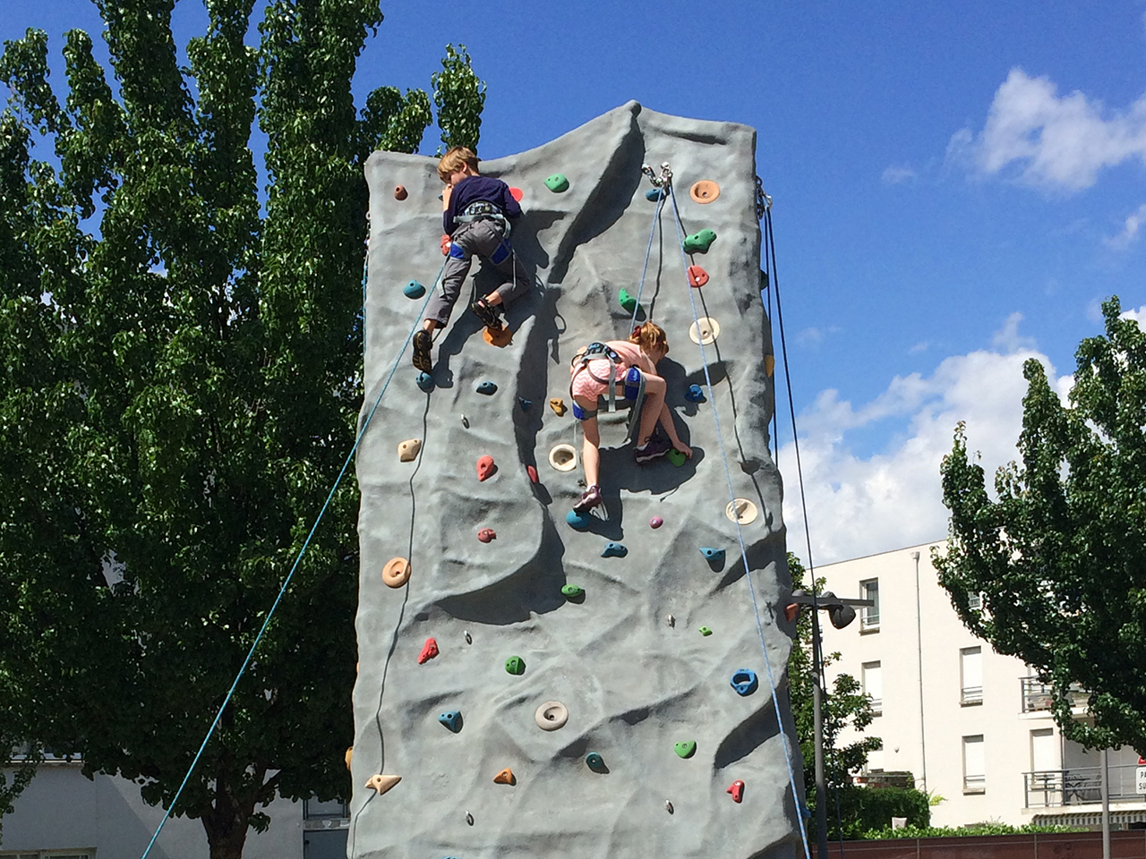 mur d'escalade mobile enfants